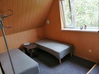 Гостевой дом Liiva Guest Accommodation Тарту Двухместный номер с 2 отдельными кроватями и общей ванной комнатой-8